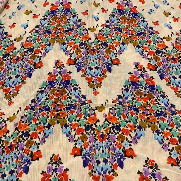 Democracy Boho Floral Crisscross V-Neck Embroidered Lace Neck Blouse Women's L - Picture 13 of 15